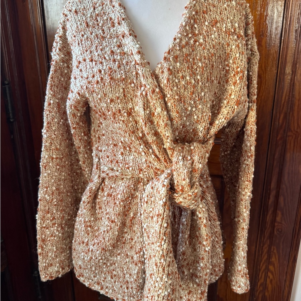 J.O.A. Textured Knit Sweater in Cream and Burnt Orange